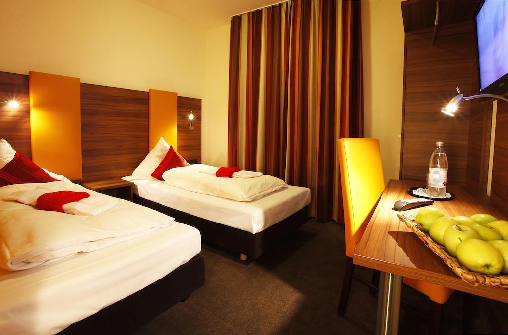 Warsteinerhof By Centro Comfort Κολωνία Δωμάτιο φωτογραφία